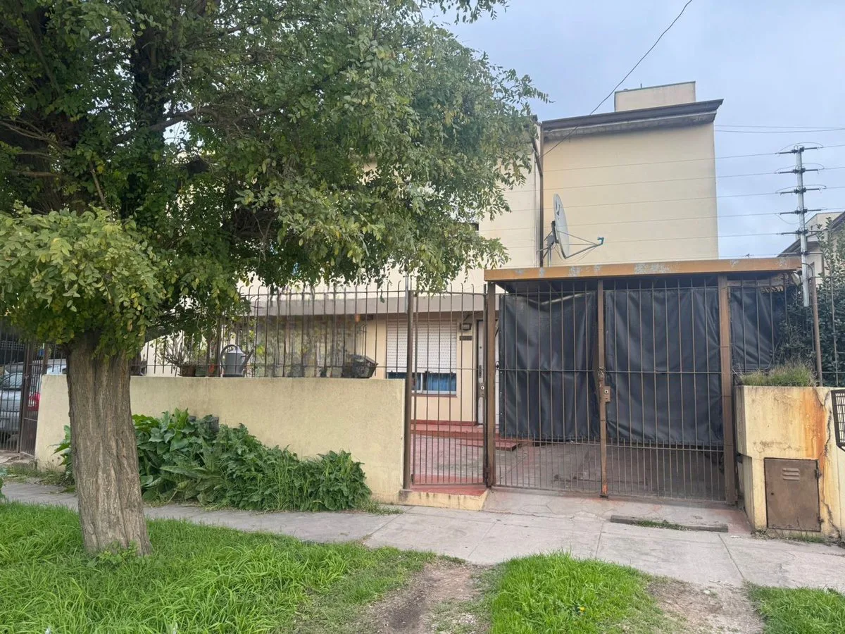 VENTA PH 3 AMB CON COCHERA Y PATIO APTO CREDITO
