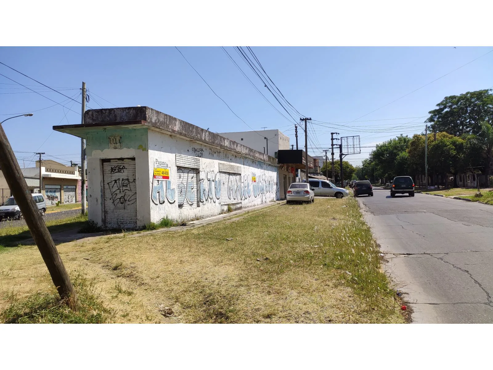 Local Comercial en Esquina Estratégica foto 2