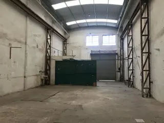 ALQUILER - GALPON 250 M2 - LOMAS DEL MIRADOR foto 2