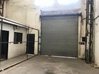 ALQUILER - GALPON 250 M2 - LOMAS DEL MIRADOR foto 4