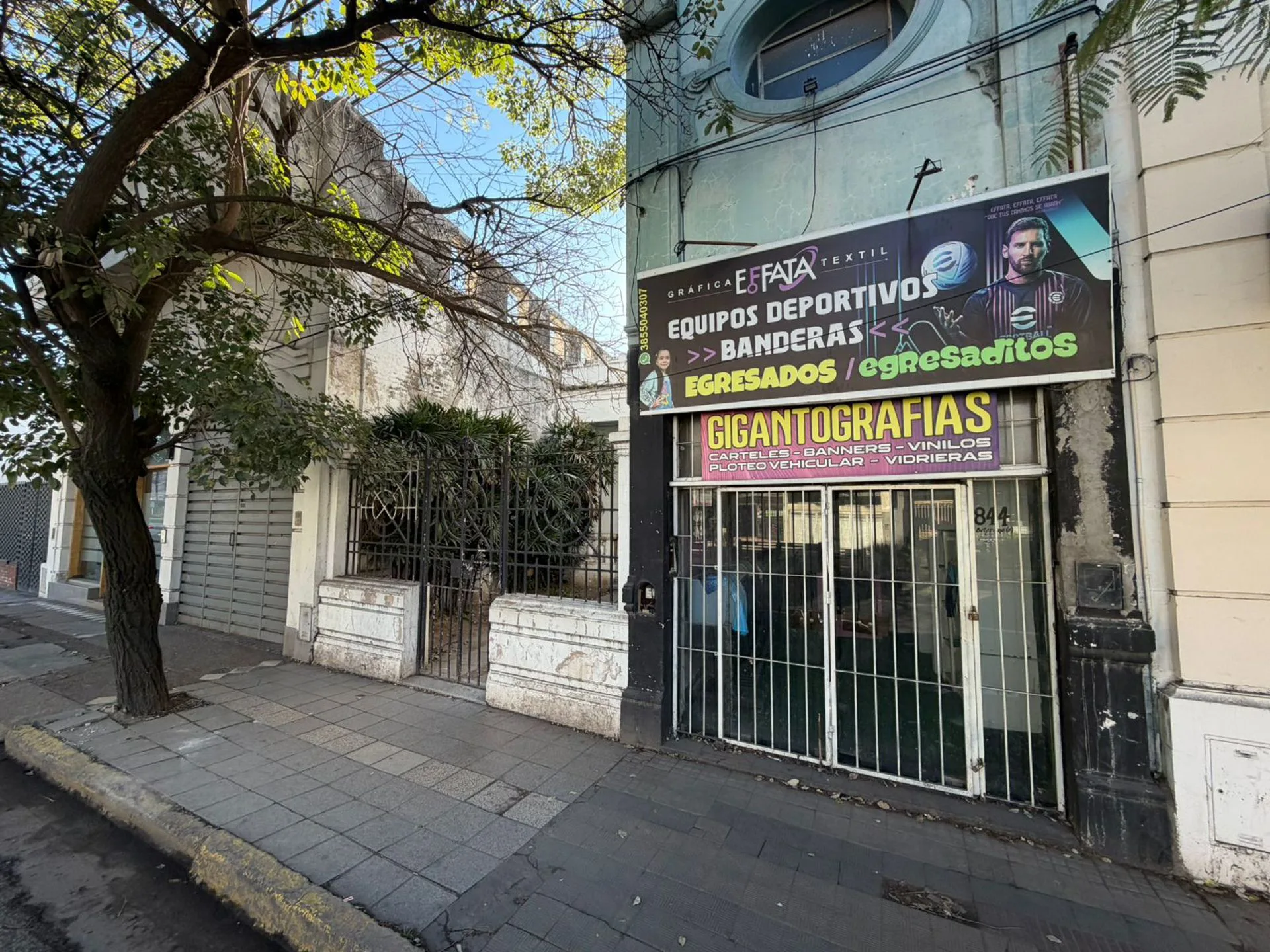EN VENTA - CASA CON LOCAL COMERCIAL - AV. BELGRANO foto 2
