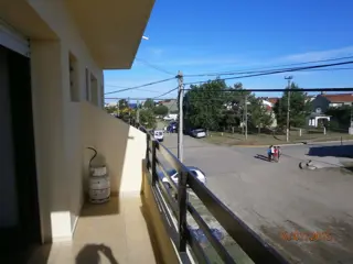 EDIFICIO CINCO  DPTOS -APTO CREDITO BANCARIO-ZONA RESIDENCIAL-MAR DEL TUYU foto 3