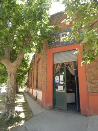 LOTE CON LOCAL Y VIVIENDA EN VENTA - Villars, Las Heras - Pcia de Bs.As. foto 3