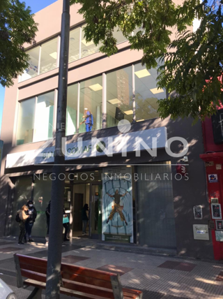Excelente local  en Av. Perón en alquiler foto 3