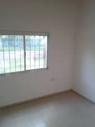 Casa 2 dormitorios Avenida America 4688 bis, Funes foto 1