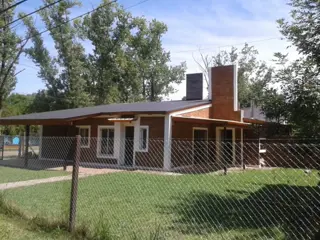 Casa 2 dormitorios Avenida America 4688 bis, Funes foto 2