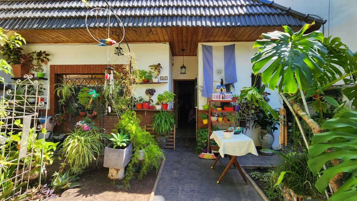 VENTA CASA 4 AMBIENTES A REFACCIONAR EN VERSALLES foto 3