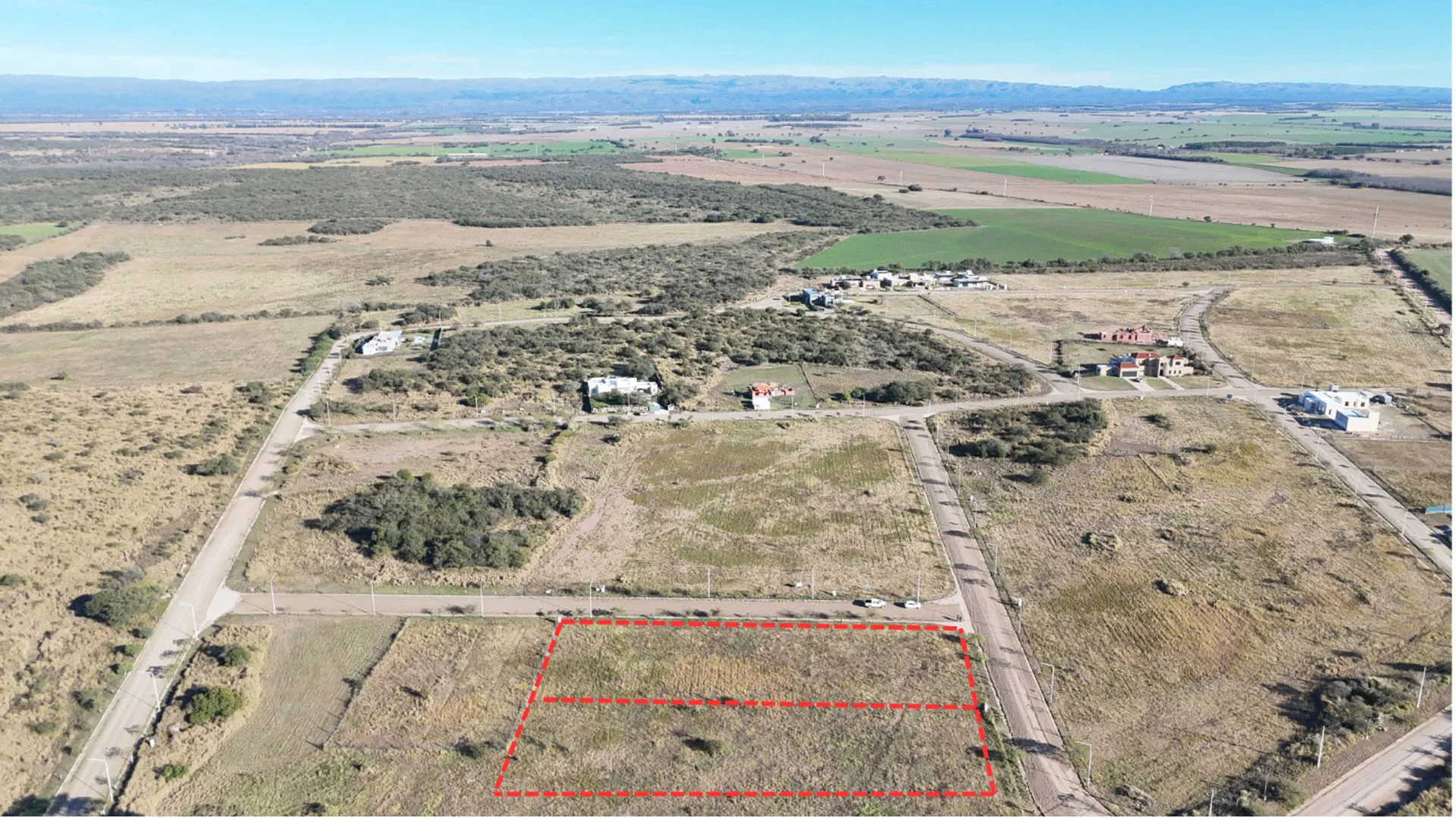 VENTA LOTE DE 2021 M2 EN COLINAS DE SINSACATE foto 2