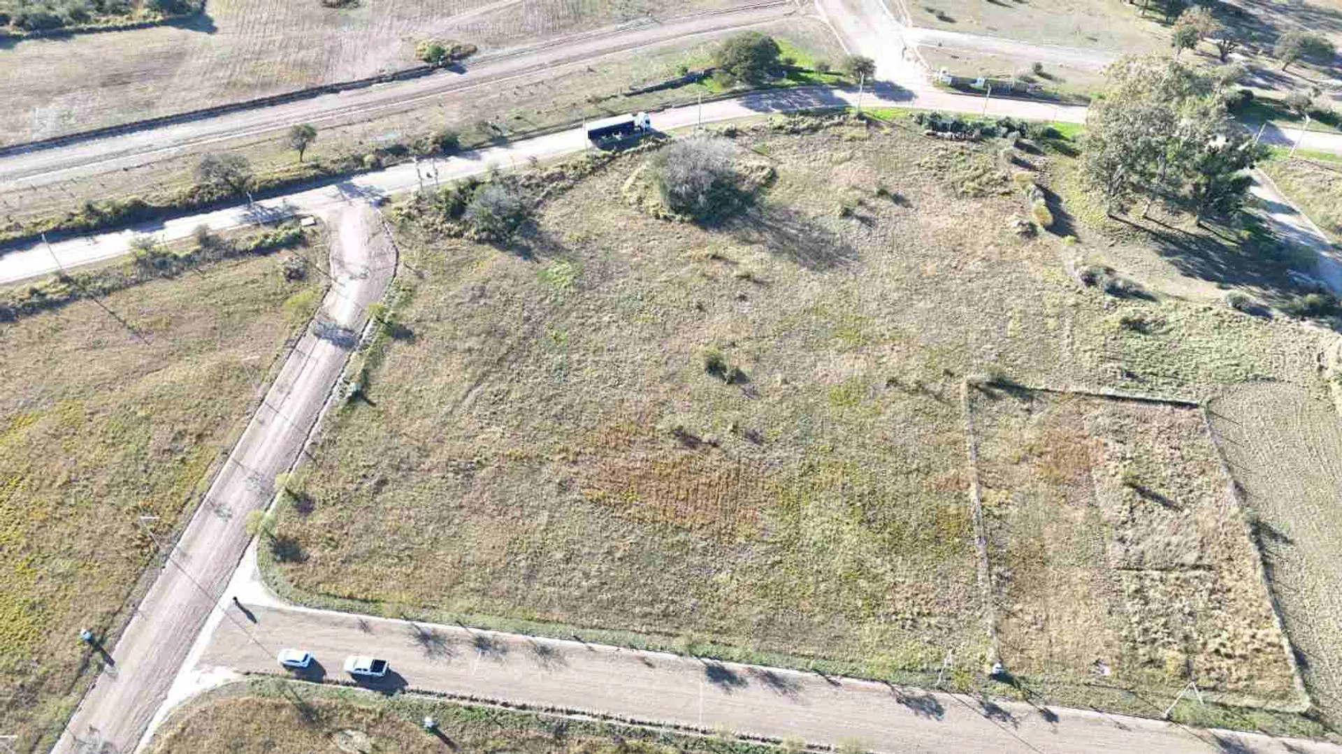 VENTA LOTE DE 2021 M2 EN COLINAS DE SINSACATE foto 4