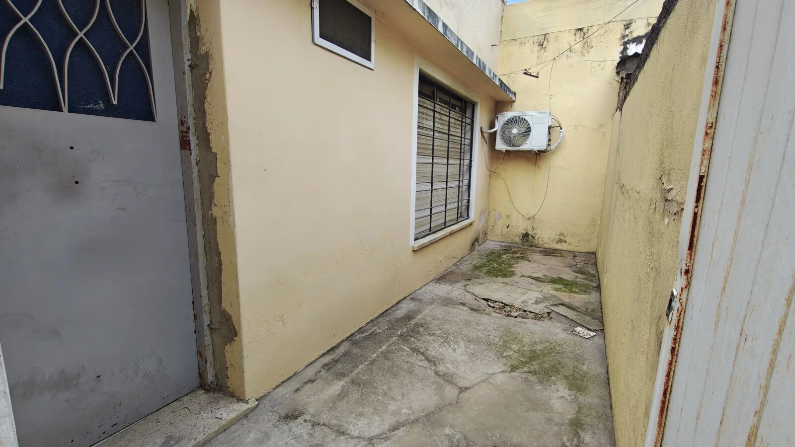 Venta Ph 2 ambientes a refaccionar en Moron foto 3