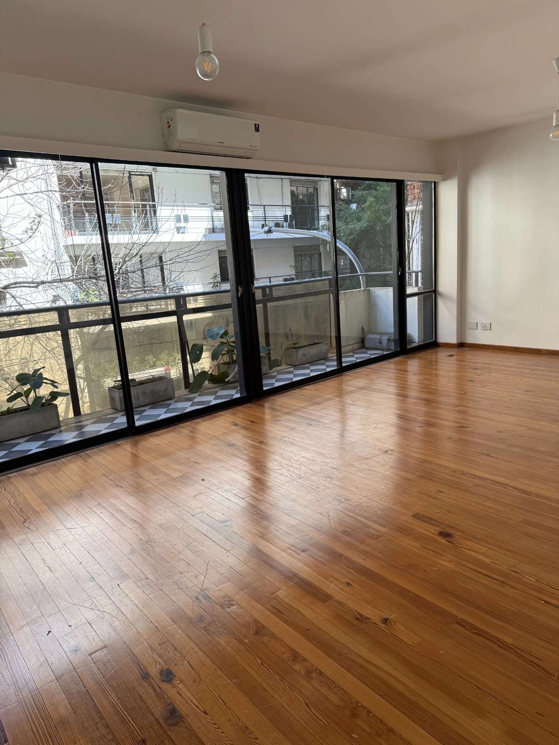 VENTA DEPTO 2 AMB EXC ESTADO C/PATIO EN RECOLETA foto 3