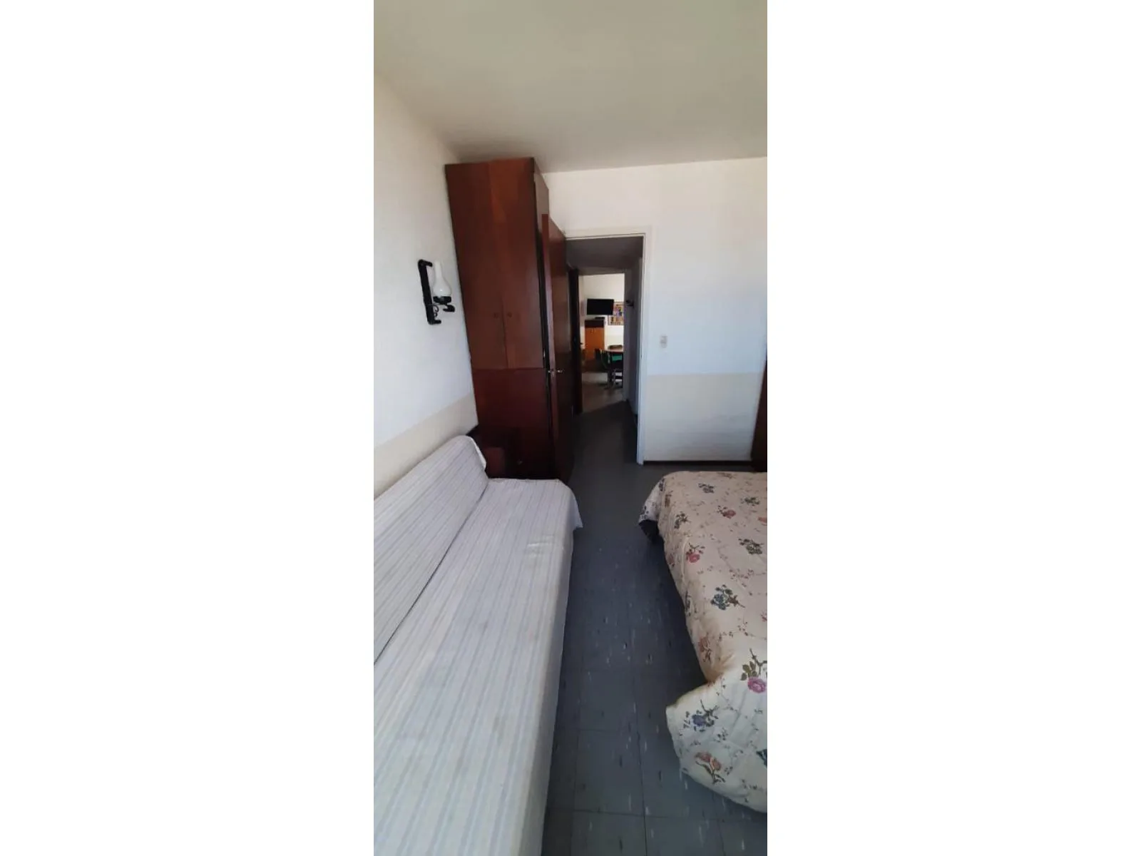 Simple 1-Bedroom Apartment with Ocean View in Miramar, Playa I Building – photo 6 of 16