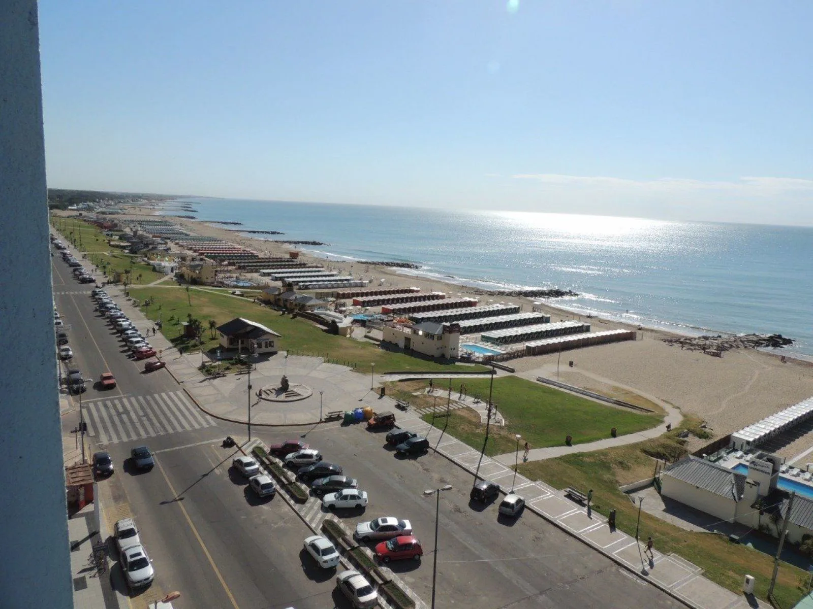 Simple 1-Bedroom Apartment with Ocean View in Miramar, Playa I Building – photo 14 of 16