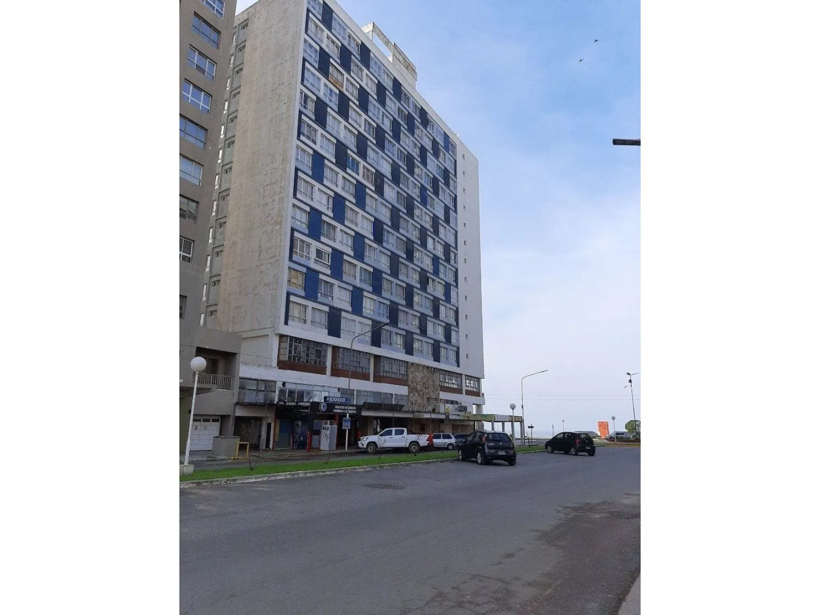 Simple 1-Bedroom Apartment with Ocean View in Miramar, Playa I Building – photo 16 of 16