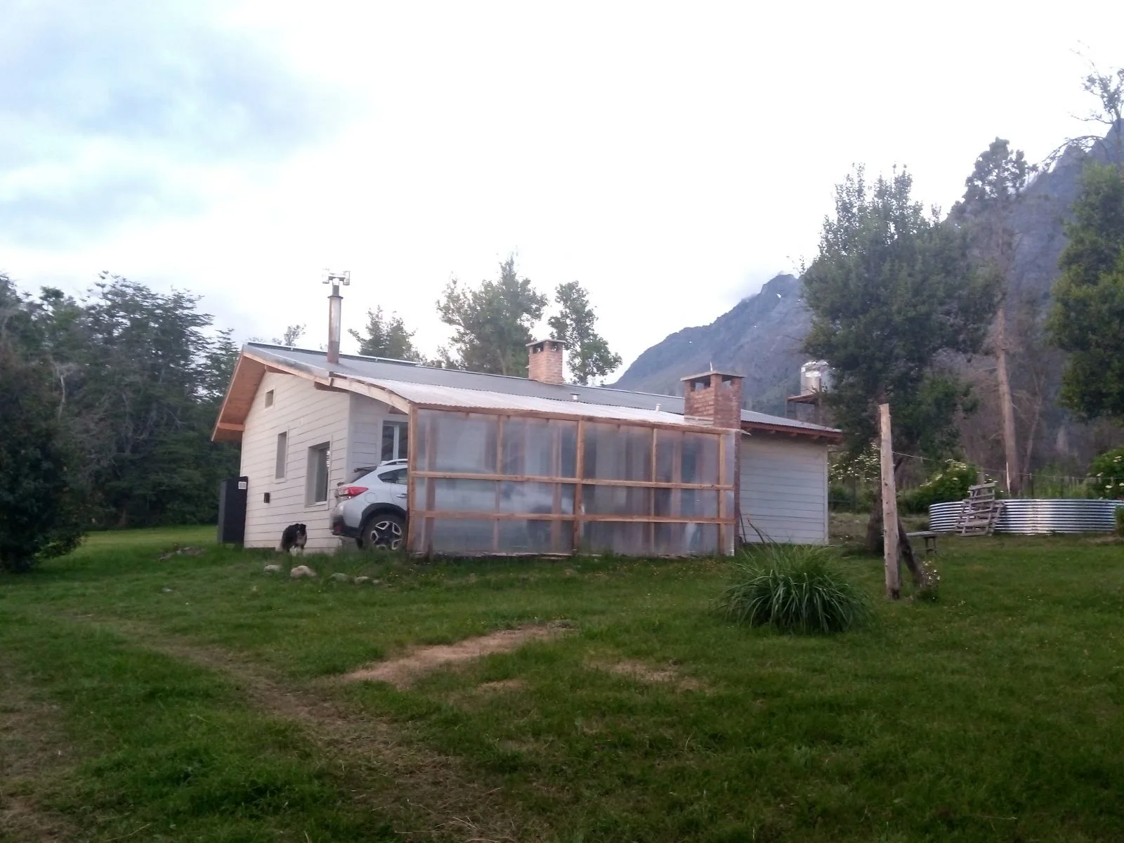 (010) LAS GOLONDRINAS (Lago Puelo) Chacra de 2Has con casa remodelada y casita ecologica foto 2