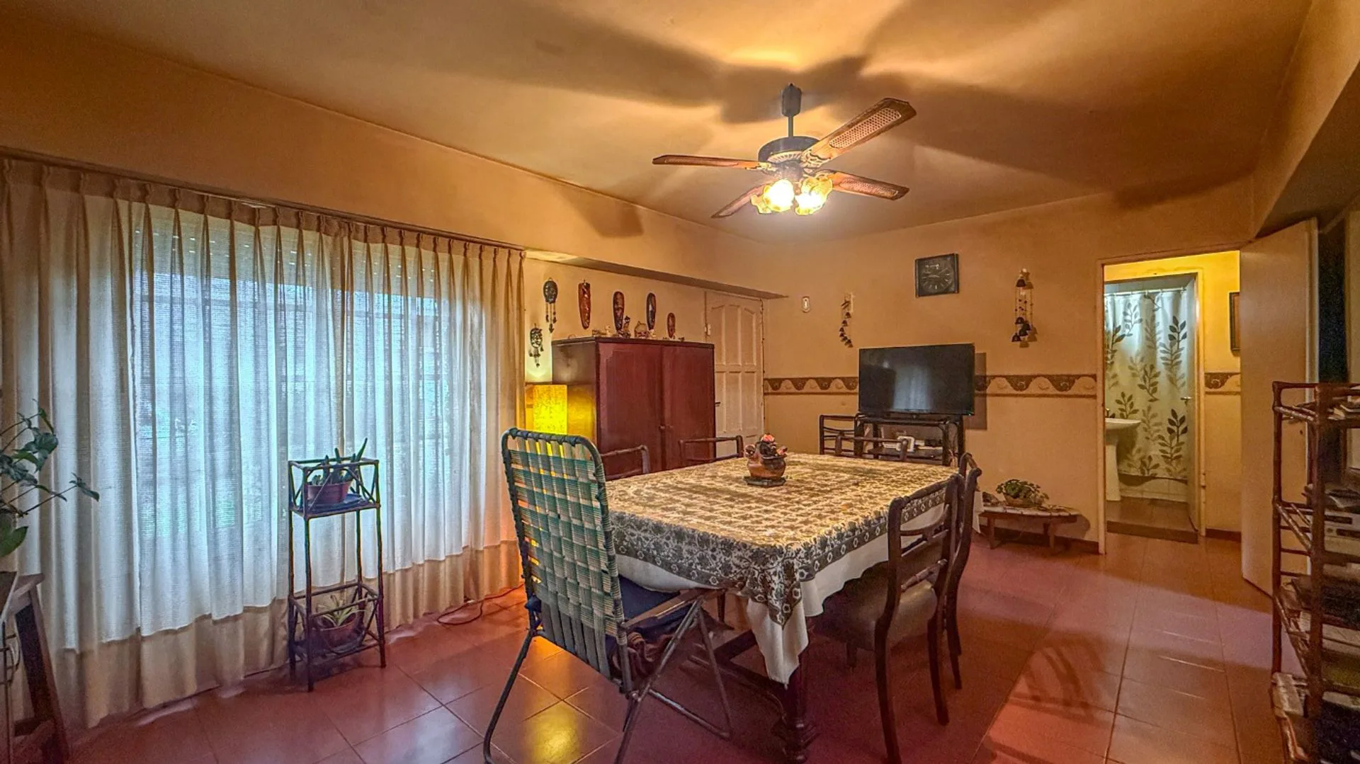 Venta Casa 3 amb  Lomas del Golf con amplio parque foto 2
