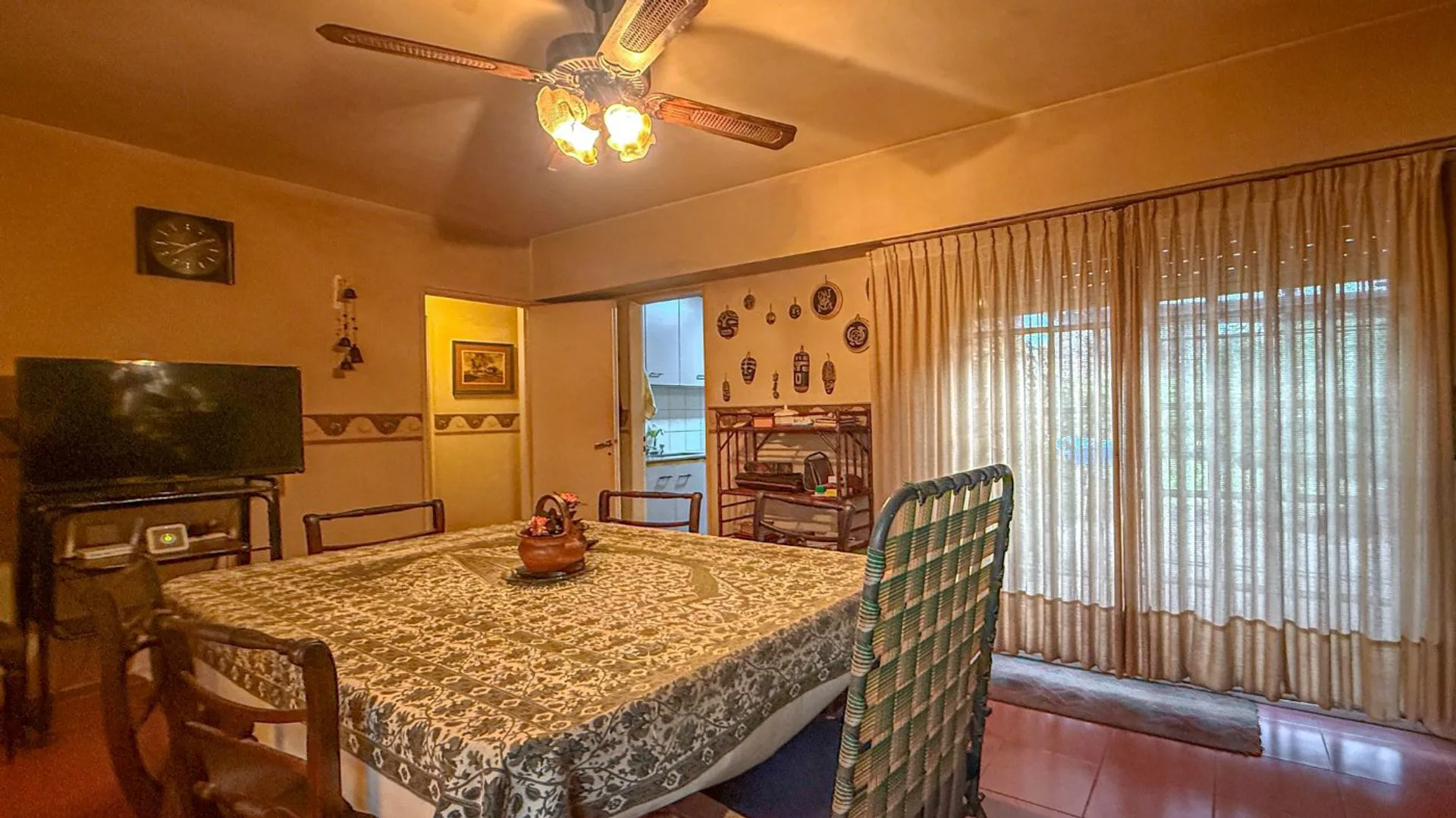 Venta Casa 3 amb  Lomas del Golf con amplio parque foto 3