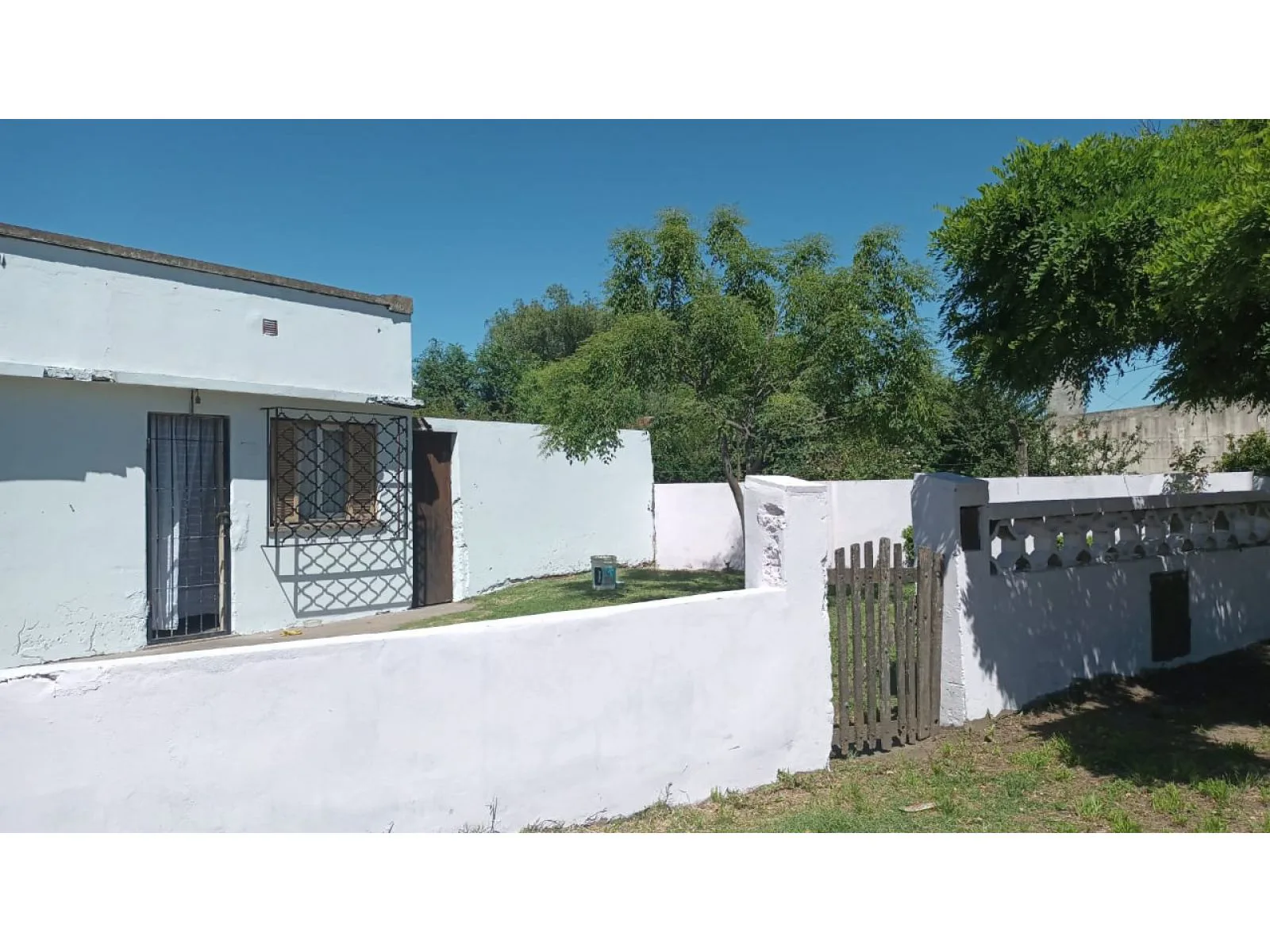 Venta Casa 3 ambientes con garage en Bragado foto 2