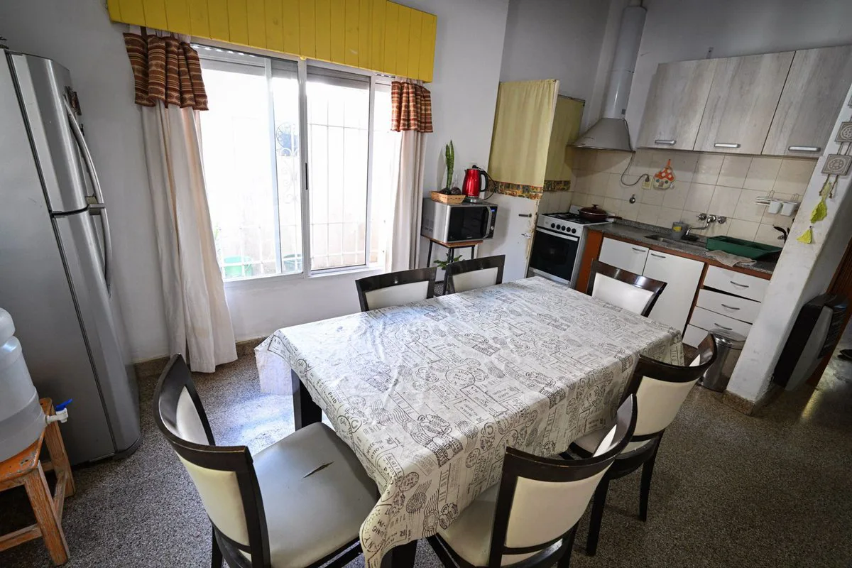CASA EN VENTA _ 2 DORM. COCHERA_PATIO foto 5
