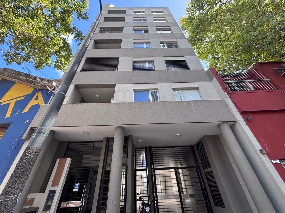 2 AMB. C/BALCON y PARR. V. CRESPO APTO CREDITO
