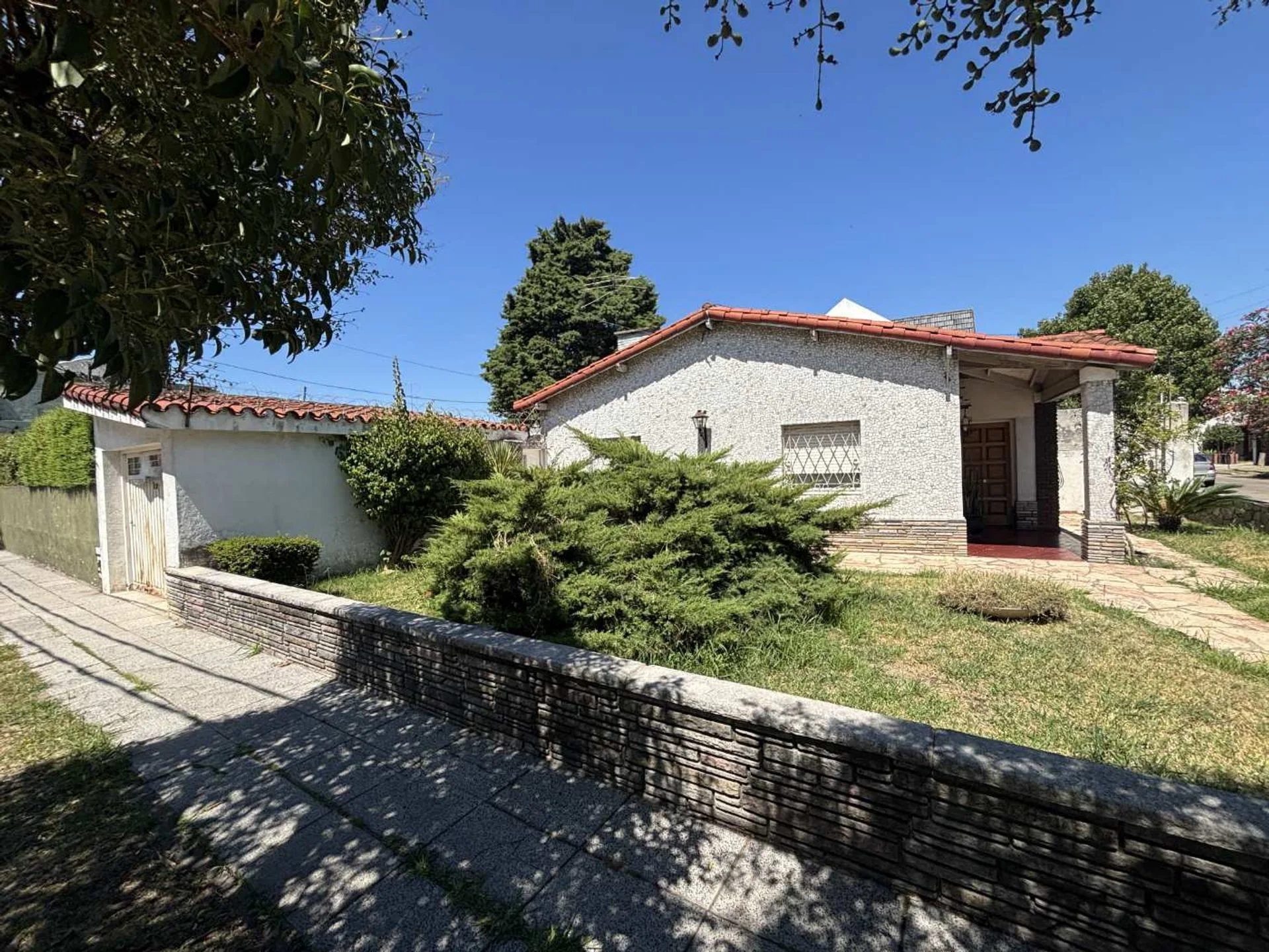 Casa 4 Ambientes en Venta L del Mirador con Parque foto 2