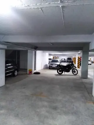 Excelente cochera ubicada en el centro de Castelar foto 4