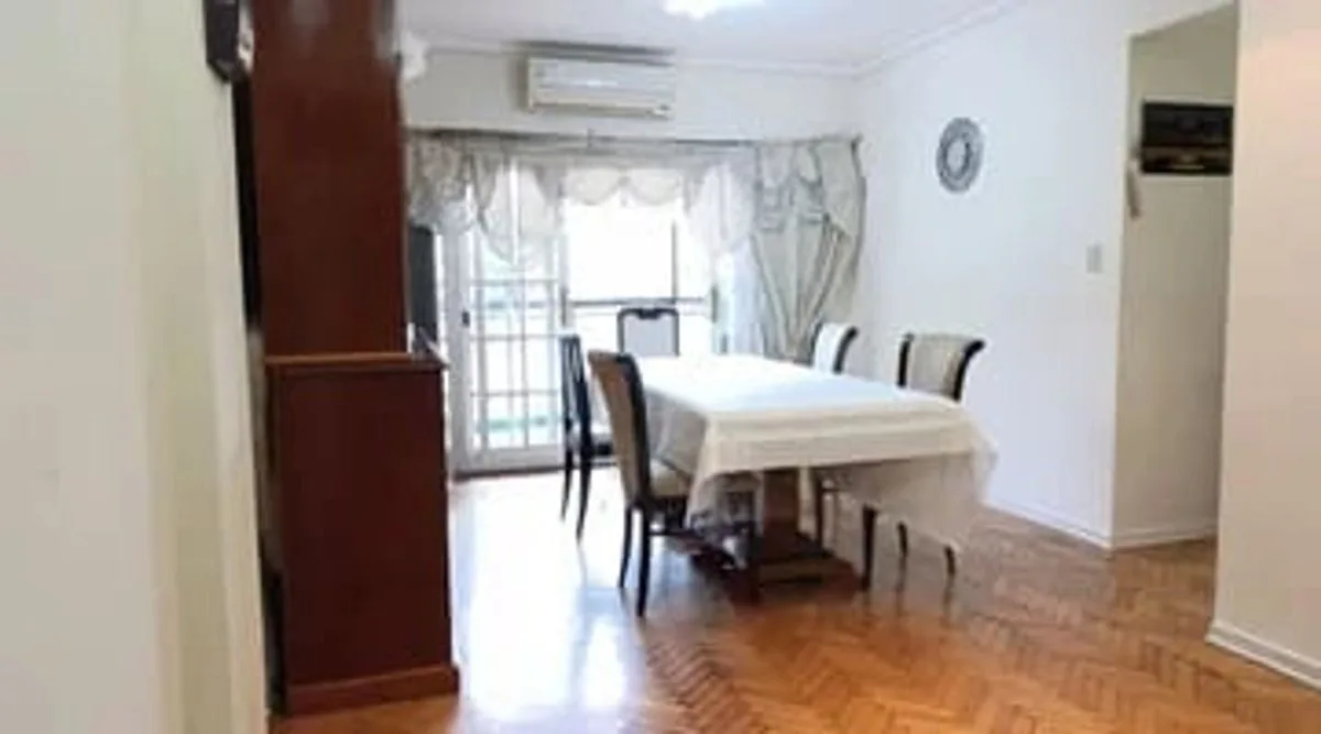 VENTA 3 AMBIENTES C BALCON FRENTE FLORES foto 3