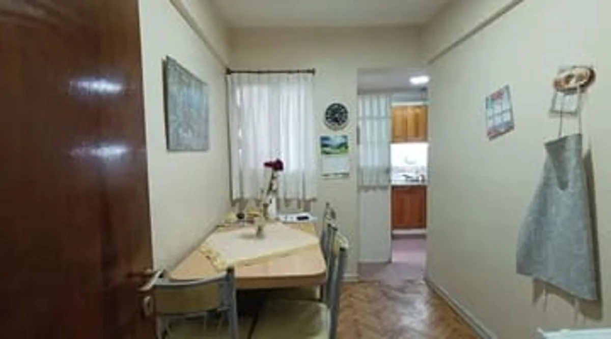 VENTA 3 AMBIENTES C BALCON FRENTE FLORES foto 4