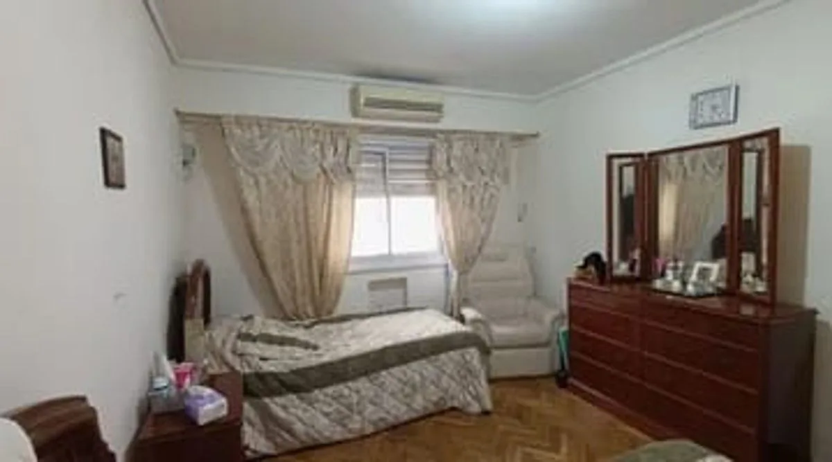 VENTA 3 AMBIENTES C BALCON FRENTE FLORES foto 5