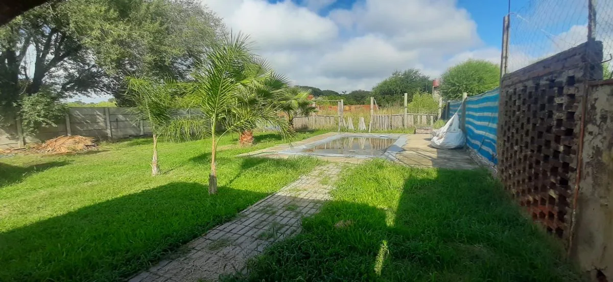 Casa en Barrio Los Paraísos a una cuadra del rio. foto 3