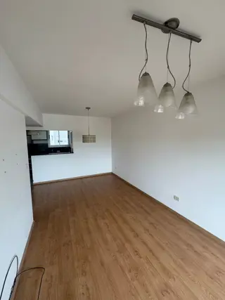 Alquiler Departamento de 2 Ambientes en Les Bruyeres, Banfield. foto 1