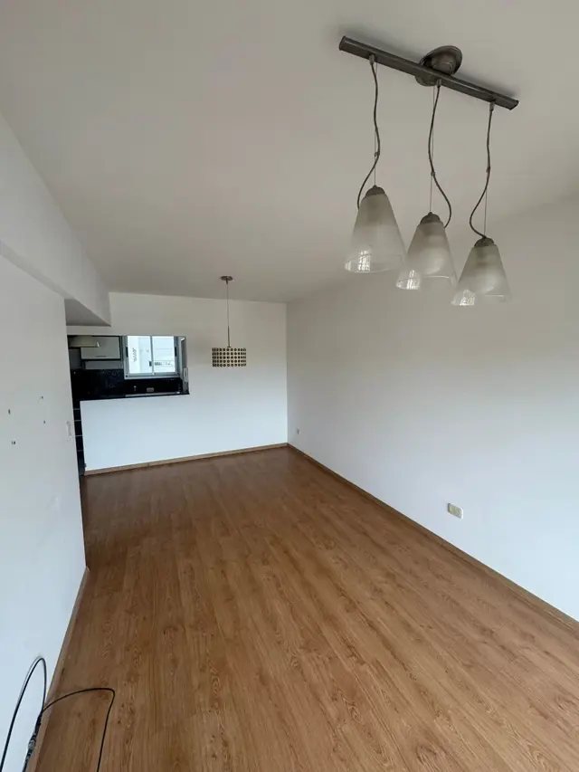 Alquiler Departamento de 2 Ambientes en Les Bruyeres, Banfield.