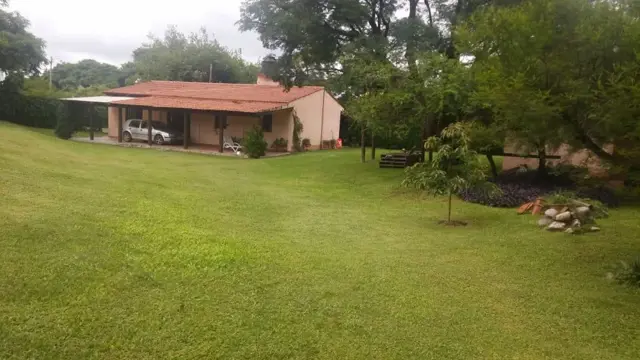 Venta de casa en San Lorenzo ( 1400 m2) 3dorm c/parque y piscina.