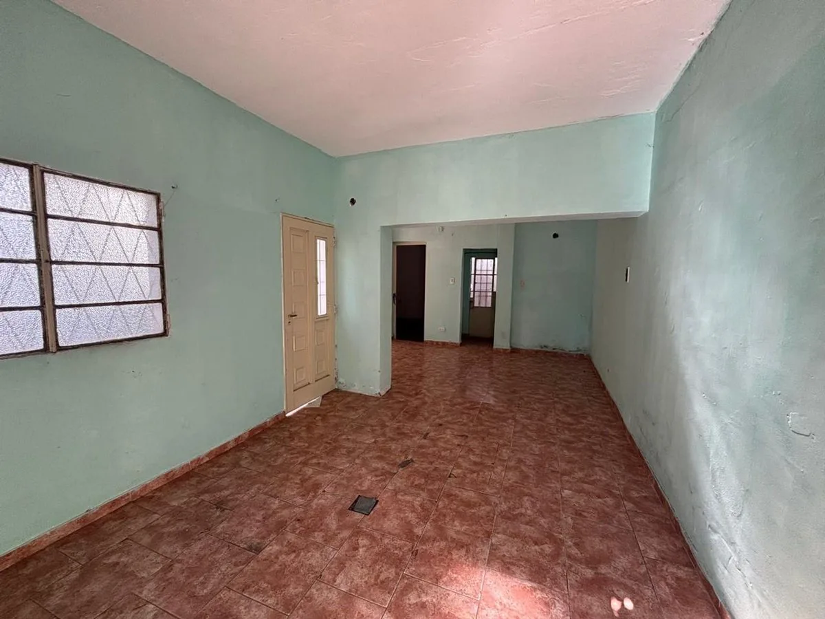 VENTA CASA DE PASILLO DOS DORMITORIOS Y PATIO foto 2