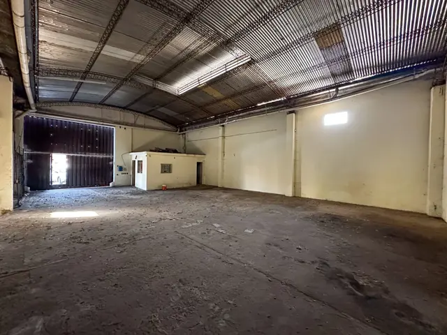 Venta Galpón en exc. ubicación sobre Bv. Oroño