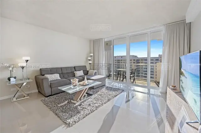 5601 Collins Ave #1618 5600