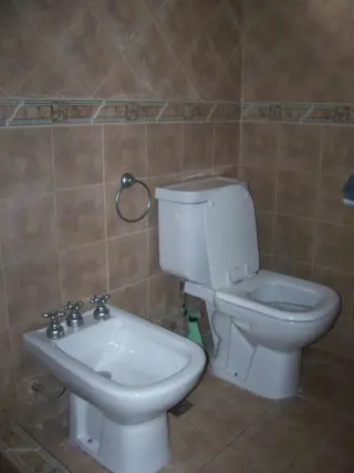 Venta de departamento de 3 ambientes con cochera en Adrogué foto 2
