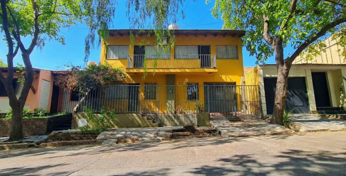 VENTA CASA B° RECONQUISTA 3 DORM PILETA - MENDOZA foto 2