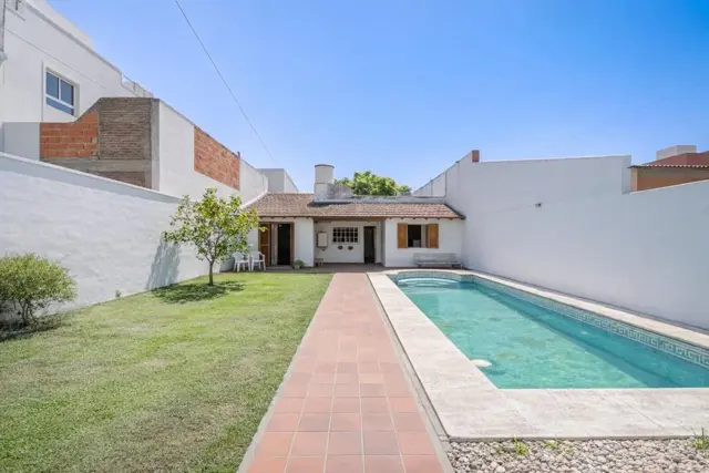 Venta casa 4 amb. Villa Luzuriaga pileta quincho