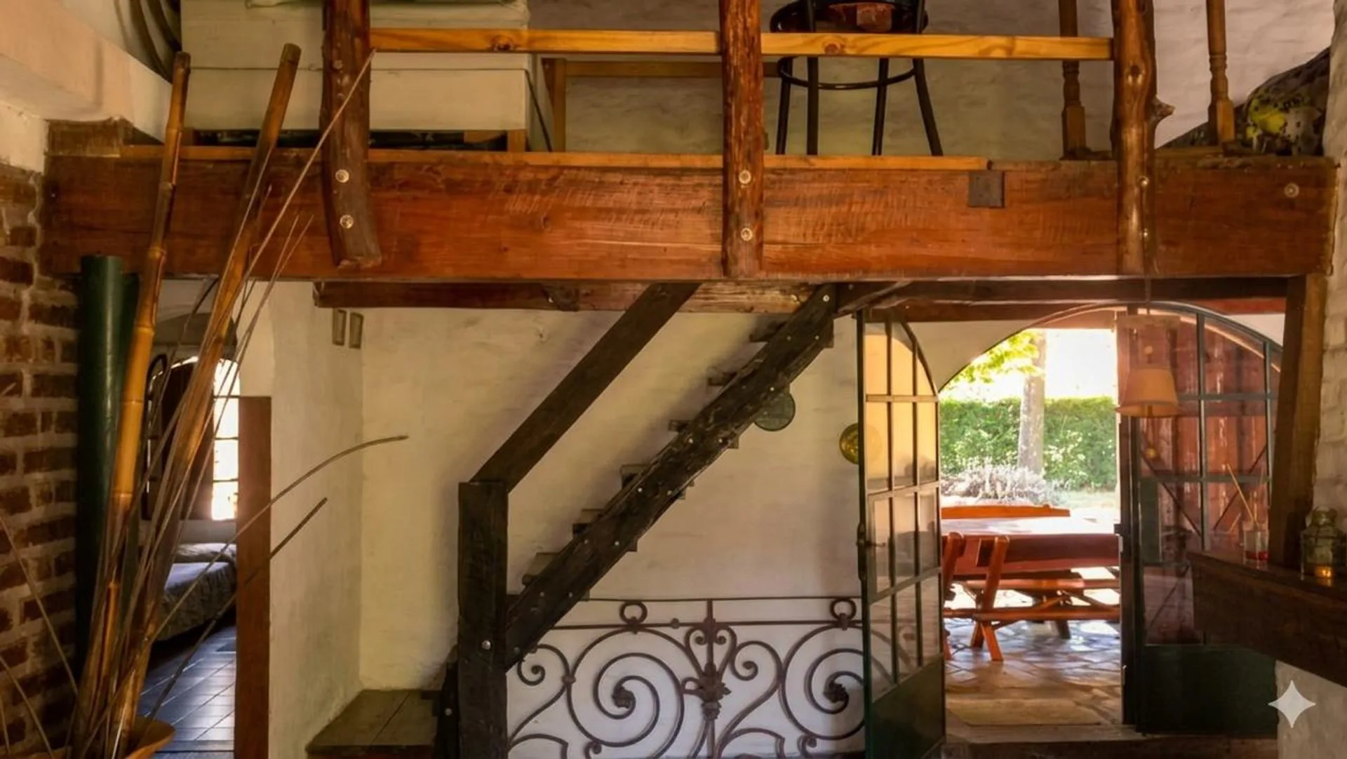 EXCLUSIVA QUINTA COLONIAL S/LOTE DE 2700 m2 foto 3