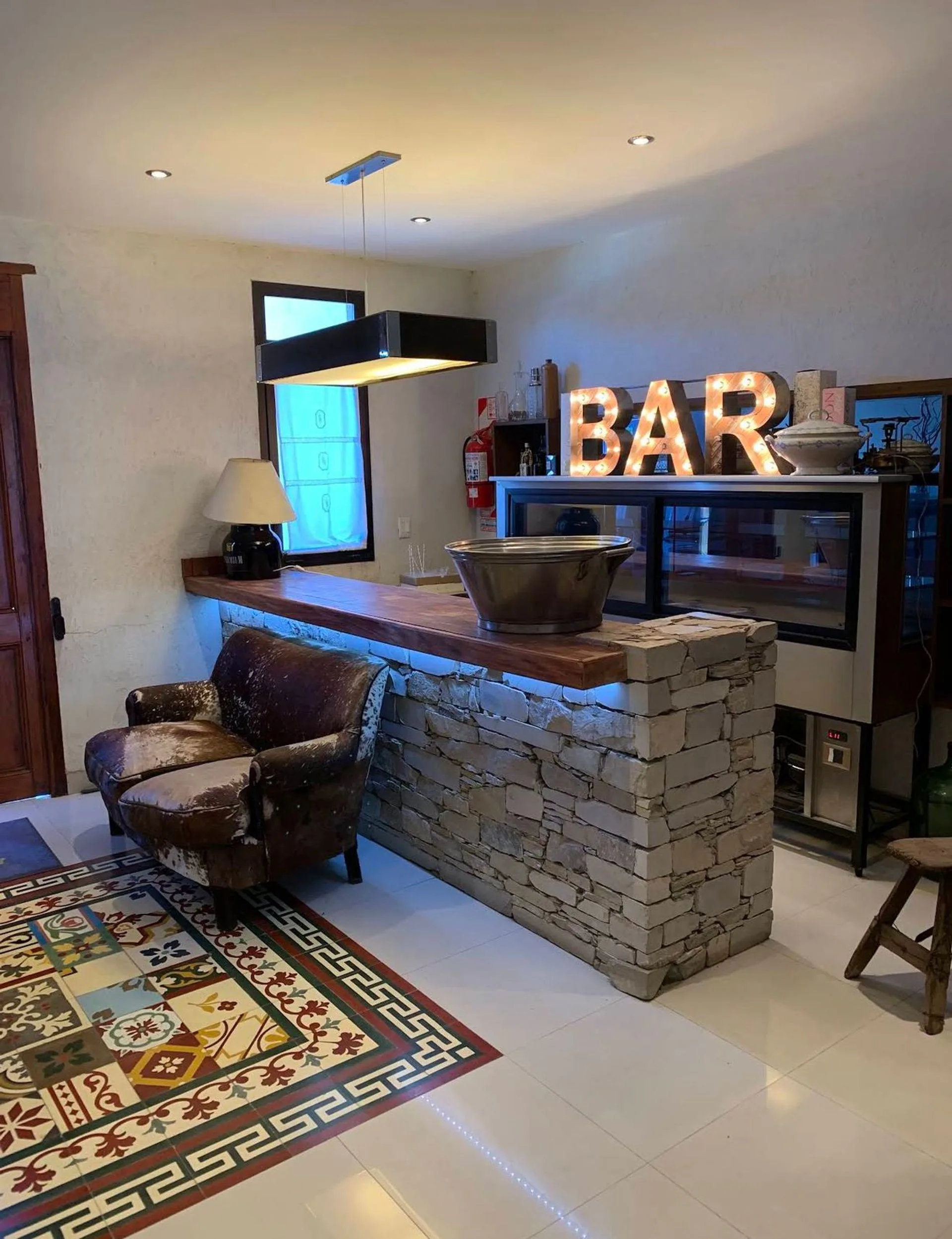 ALQUILER LOCAL COMERCIAL- 100Mts del Acceso Oeste foto 3