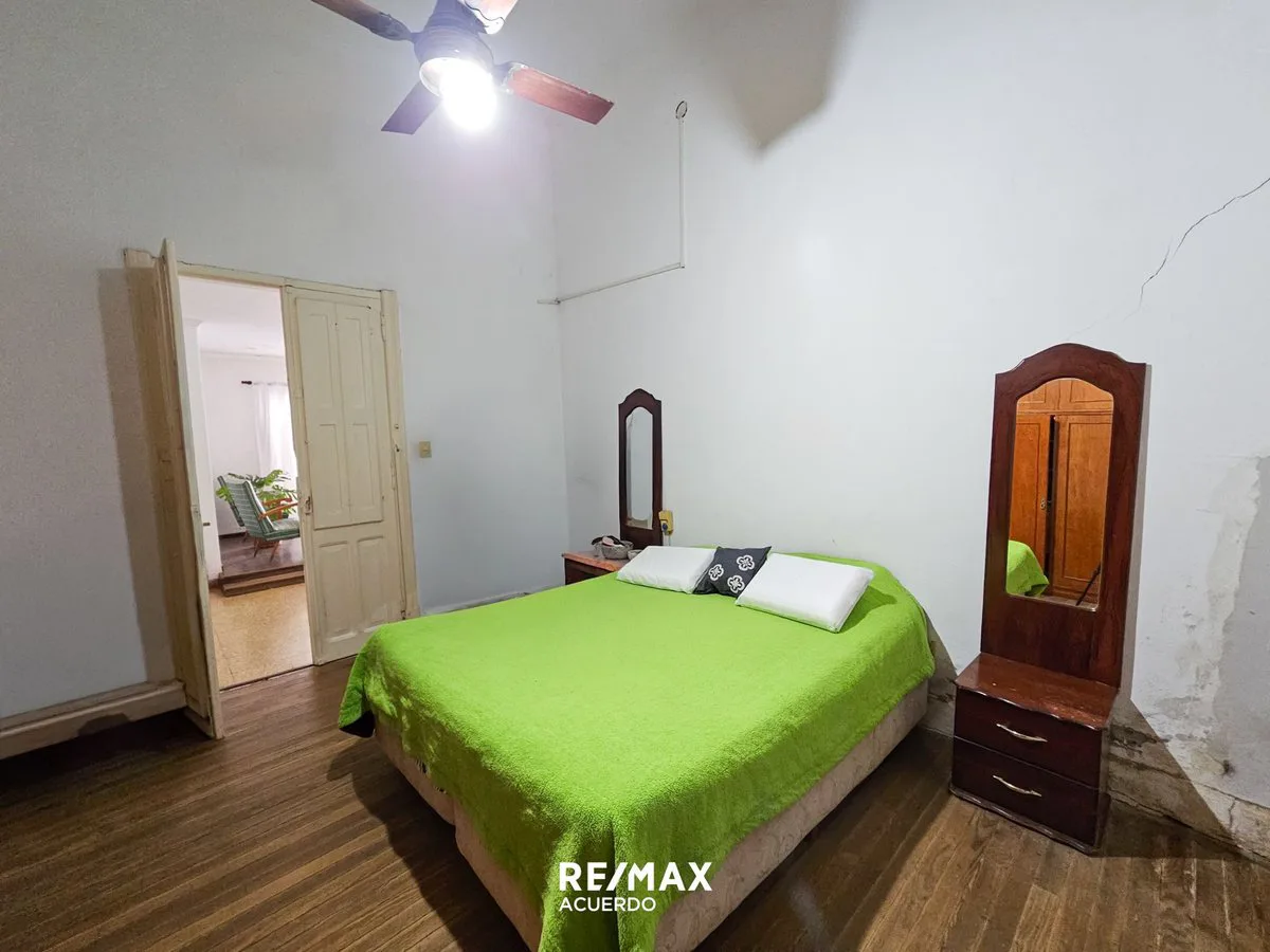 VENTA CASA TRES DORM. Y PATIO EN ROJO APTA CREDITO foto 4