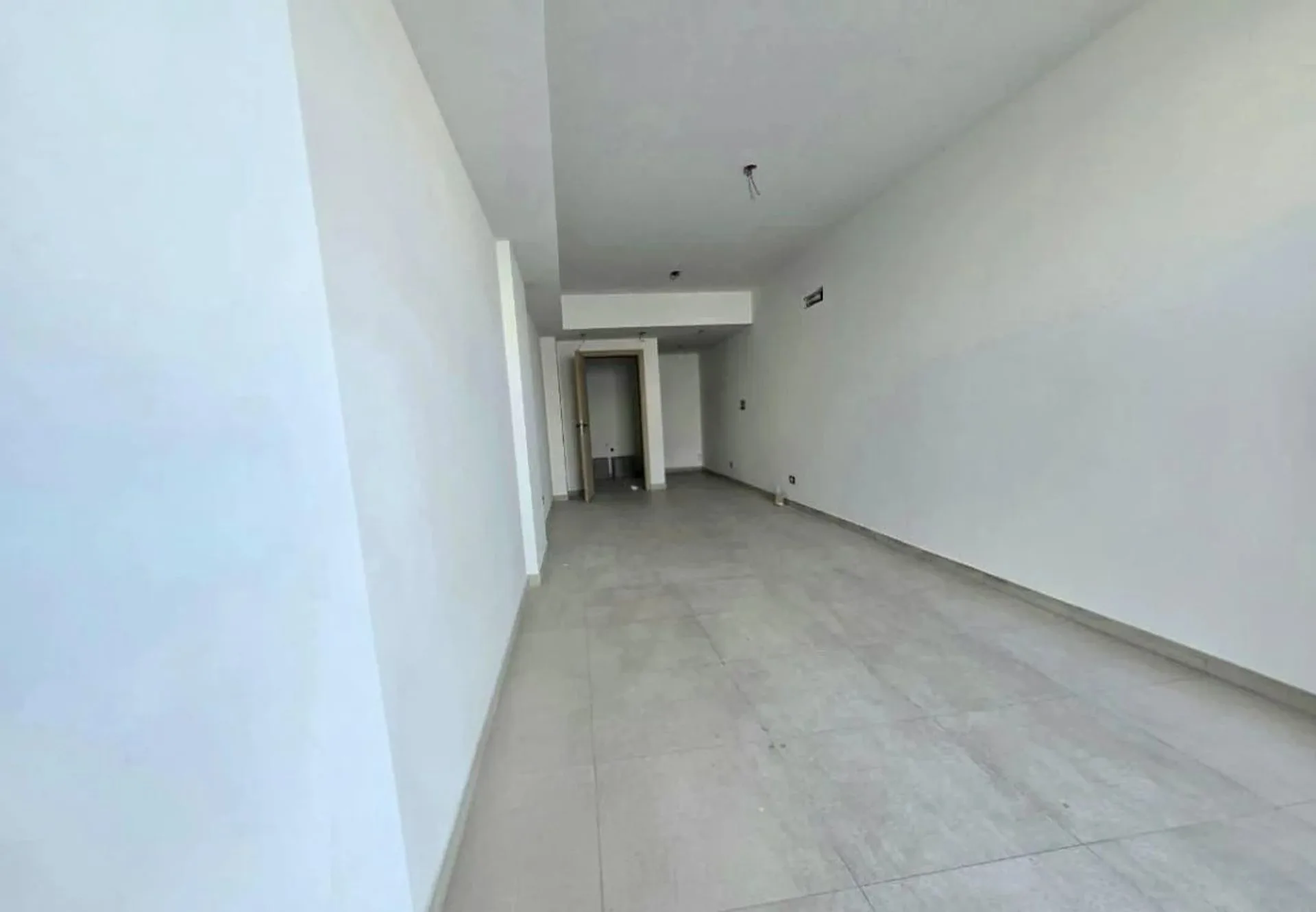 VENTA LOCAL A ESTRENAR EN PARQUE CHAS foto 3