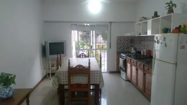 EXCELENTE PROPIEDAD 3 AMB c/ COCHERA y AMPLIO FONDO PARQUIZADO en SAN MARTIN PARA EXIGENTES