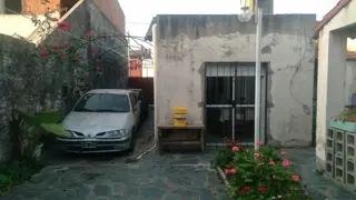EXCELENTE PROPIEDAD 3 AMB c/ COCHERA y AMPLIO FONDO PARQUIZADO en SAN MARTIN  PARA EXIGENTES foto 3