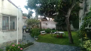 EXCELENTE PROPIEDAD 3 AMB c/ COCHERA y AMPLIO FONDO PARQUIZADO en SAN MARTIN  PARA EXIGENTES foto 4