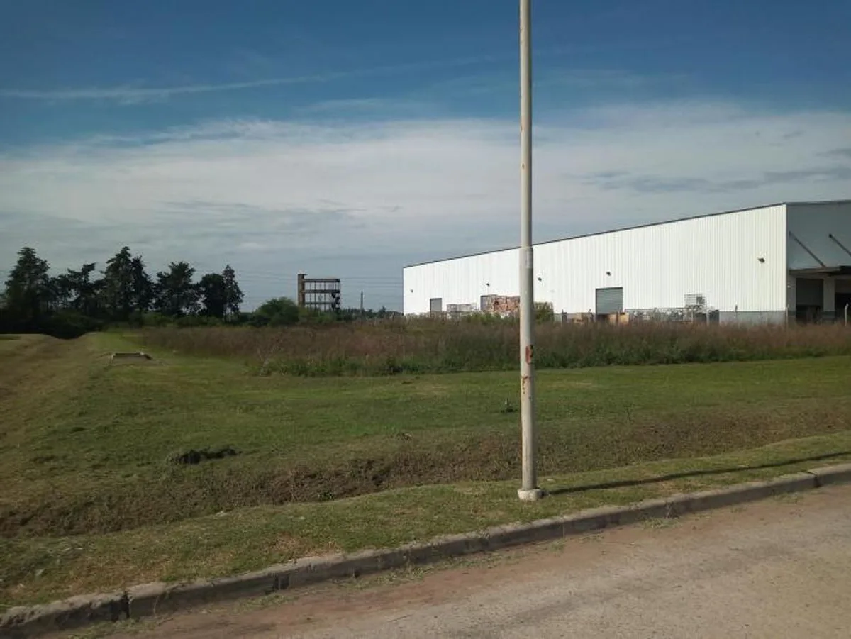 VENTA LOTE EN POLO INDUSTRIAL GENERAL RODRIGUEZ foto 2