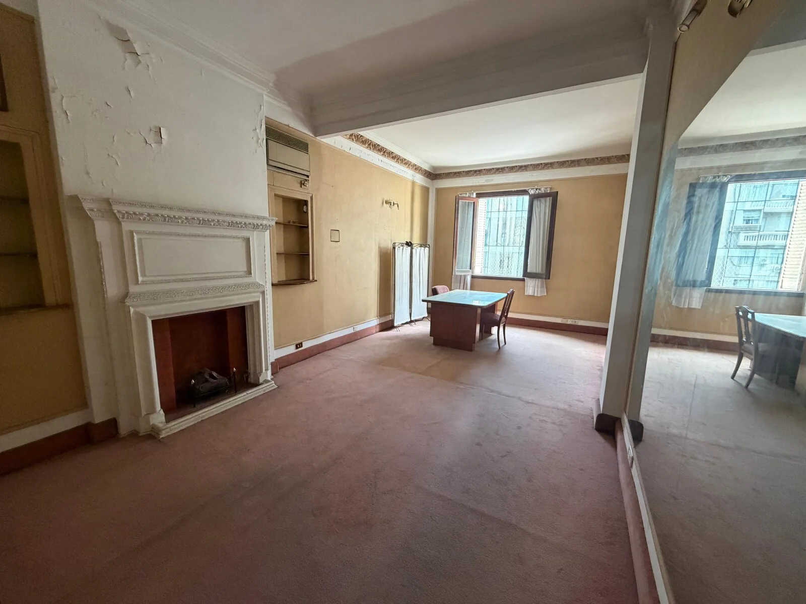 VENTA DE PISO ENTERO DE 6 AMBIENTES CON ARQUITECTURA DE ÉPOCA EN URUGUAY Y AV. CÓRDOBA foto 5