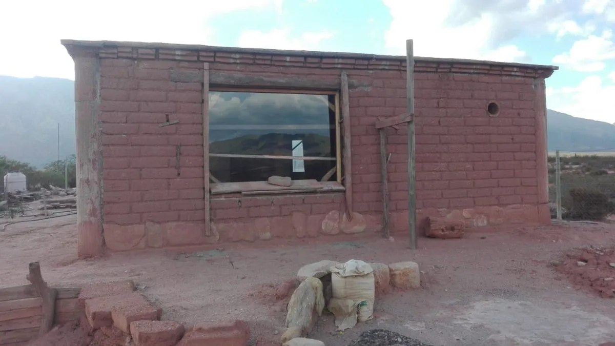 VENTA CASA DOS DORMITORIOS EN RIO SALADO - AMBLAYO foto 3