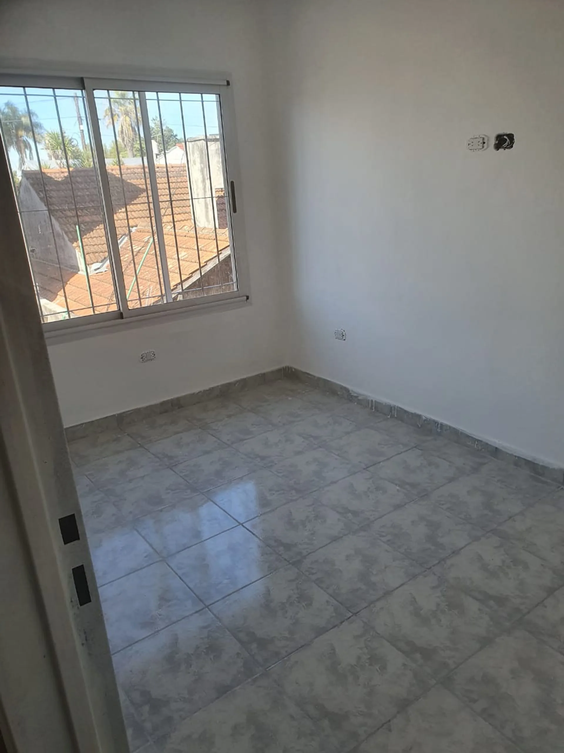 ALQUILER DE DÚPLEX EN BELLA VISTA foto 4
